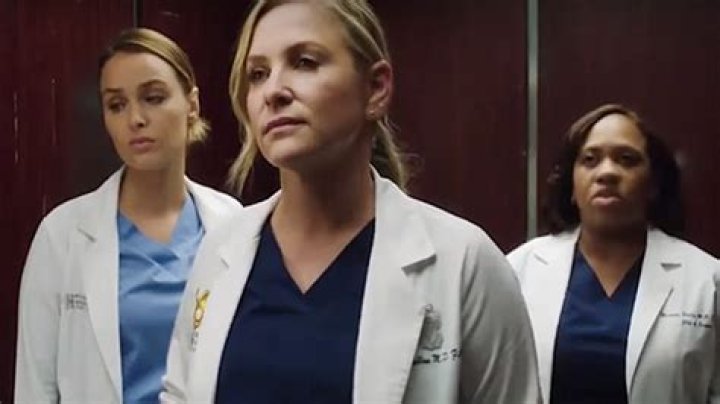 Bailey, Arizona, & Jo Go To Prison To Deliver A Baby — Recap – Hollywood Life