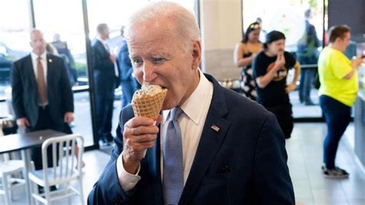 Barack Obama Trolls Trump Over His Taxes: I Paid More Serving ‘Ice Cream’ At ‘Baskin Robbins’ At 15