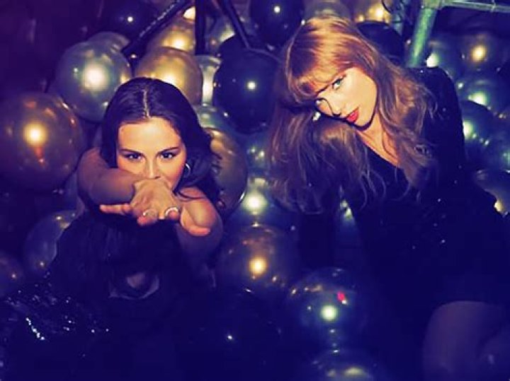 Barbara Palvin & Selena Gomez Party Together At Golden Globes — Pic