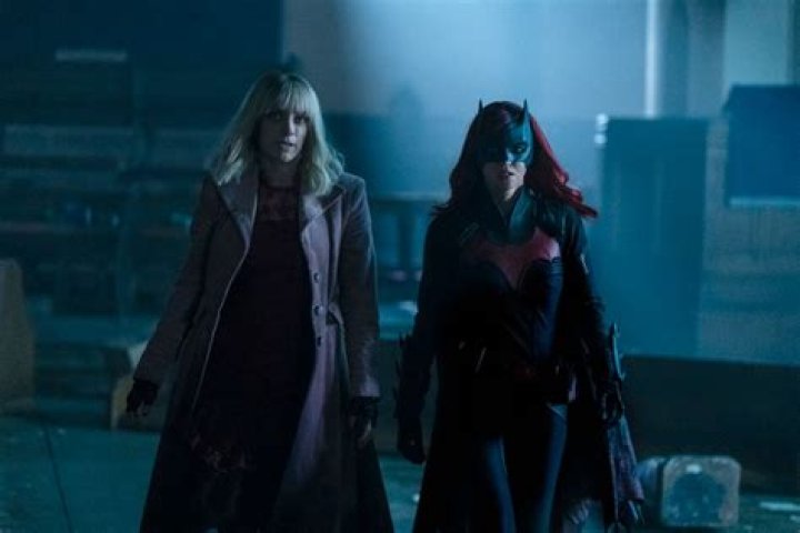 ‘Batwoman’s Rachel Skarsten On Alice’s ‘Underlying Motivation’ With Kate, What’s Next & More