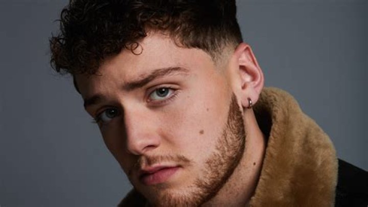 Bazzi: 5 Things To Know About The 2019 MTV Movie & TV Awards Performer