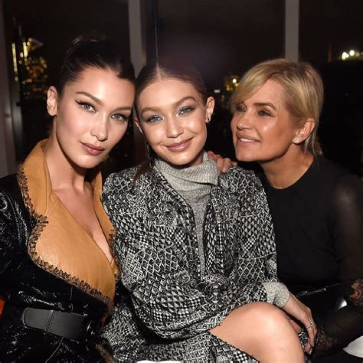 Bella Hadid Celebrates Summer In A Tiny Bikini & 4 More Of Her & Sister Gigi’s Bikini Snaps — Pics