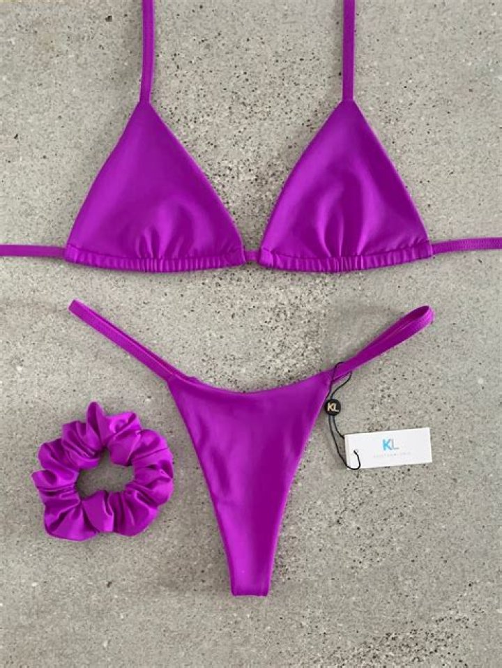 Bella Thorne Wears Purple Bikini Top In Lake Como: Pic – Hollywood Life