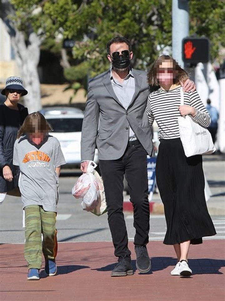 Ben Affleck Hugs Daughter Violet, 16, During Farmer’s Market Outing With Kids — Photos