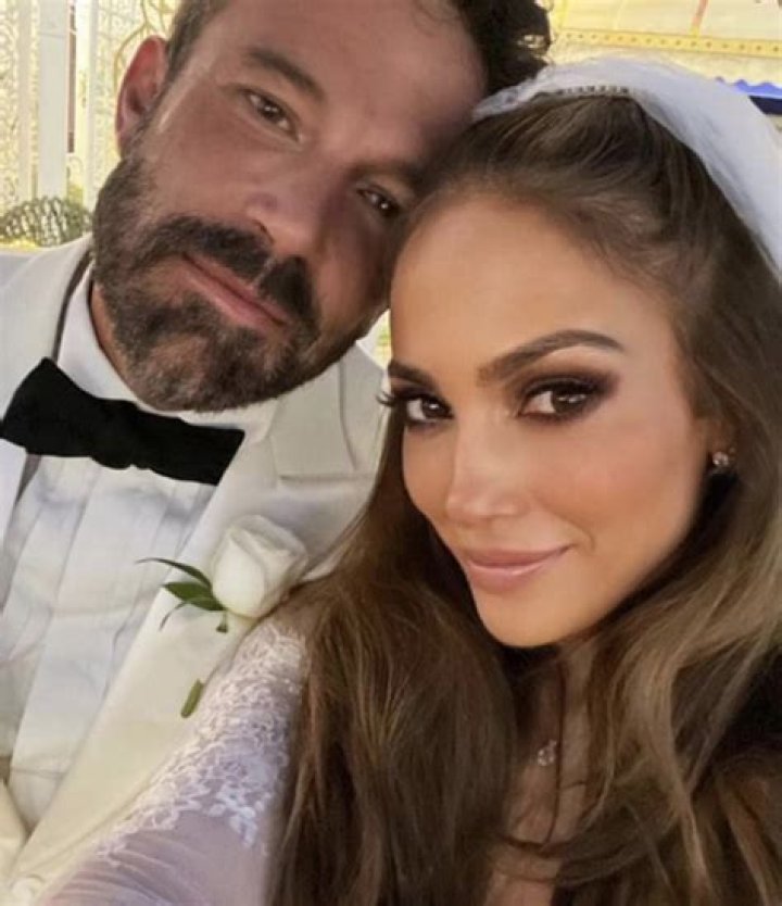 Ben Affleck Wraps His Arm Around J.Lo & The Couple Goes IG Official At Leah Remini’s Birthday Party