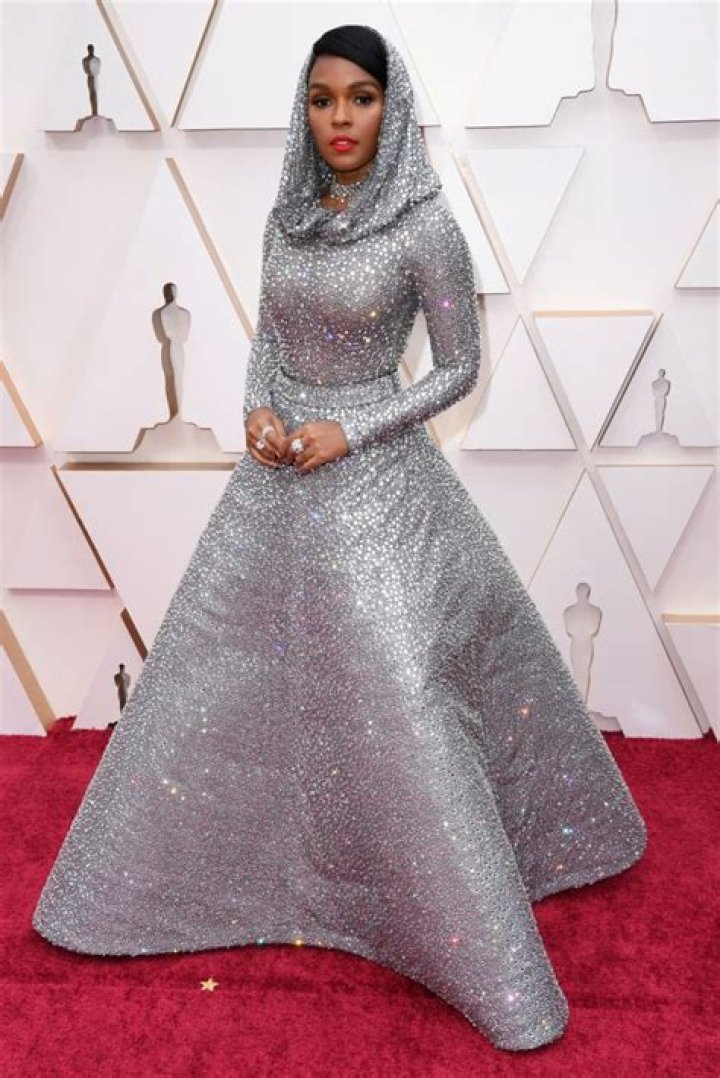Best Oscars Dresses Of All-Time — Photos – Hollywood Life