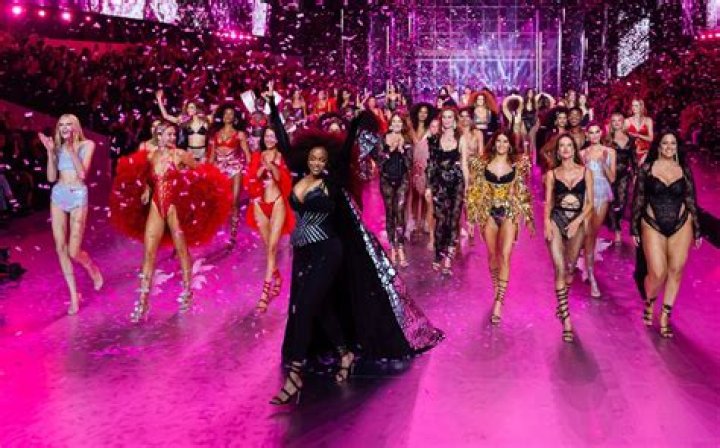 Best Victoria Secret Fashion Show Moments Of All Time — PICS