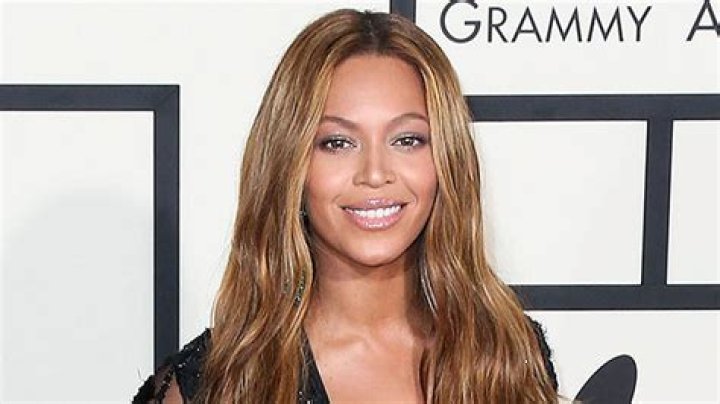 Beyoncé Channels Old Hollywood Glamour In Low Cut Strapless Black Gown — Photos