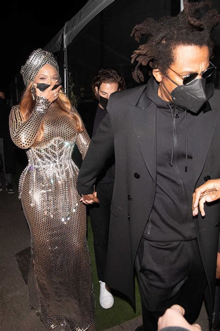 Beyonce & Jay-Z PDA On Grammys Night: Pics – Hollywood Life