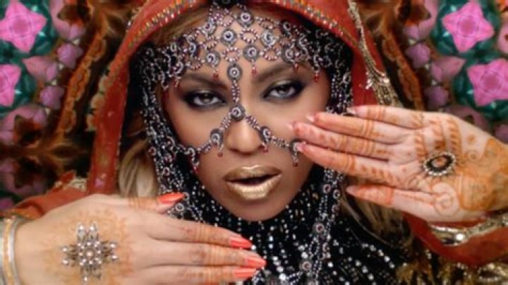 Beyonce Reveals Flawless Abs In New Pic — She’s Hotter Than Ever
