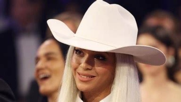 Beyonce Rocked a White Cowboy Hat to the Grammys & We Found a Similar One