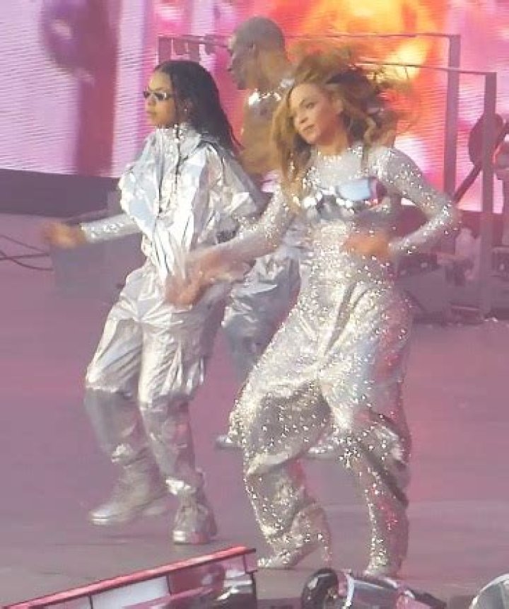 Beyonce’s Dancer Saves Her From A Wardrobe Malfunction During ‘Renaissance’ Tour: Watch