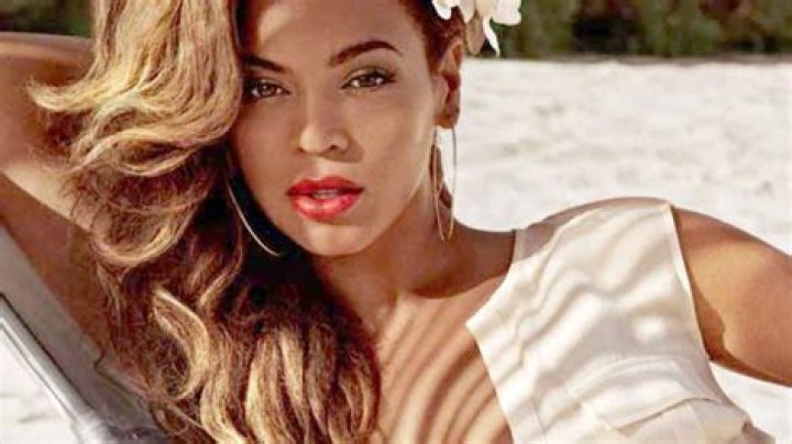 Beyonce’s Romantic Hair & Red Lip In New H&M Fashion Campaign