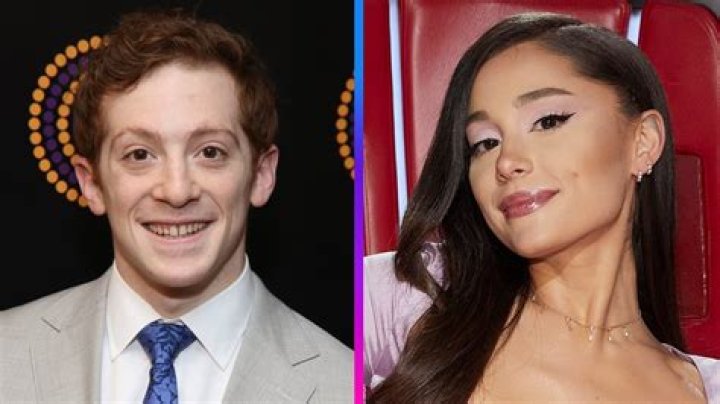 Biebs ‘Sorry’ For PDA With Ariana Grande – Hollywood Life