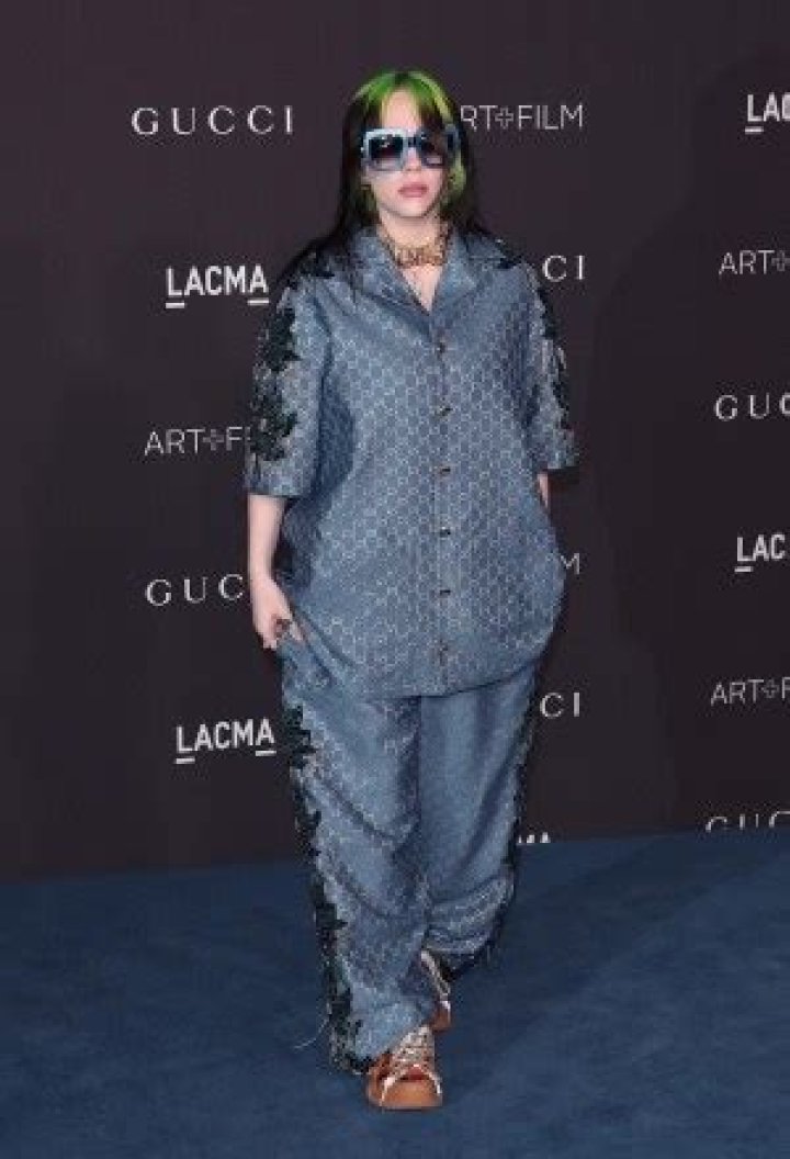 Billie Eilish Dances In Lace Top In New Video – Hollywood Life