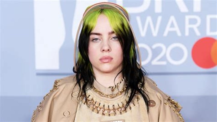 Billie Eilish Protests For Black Lives Matter & Shares Powerful Video Of Hundreds Kneeling — Watch