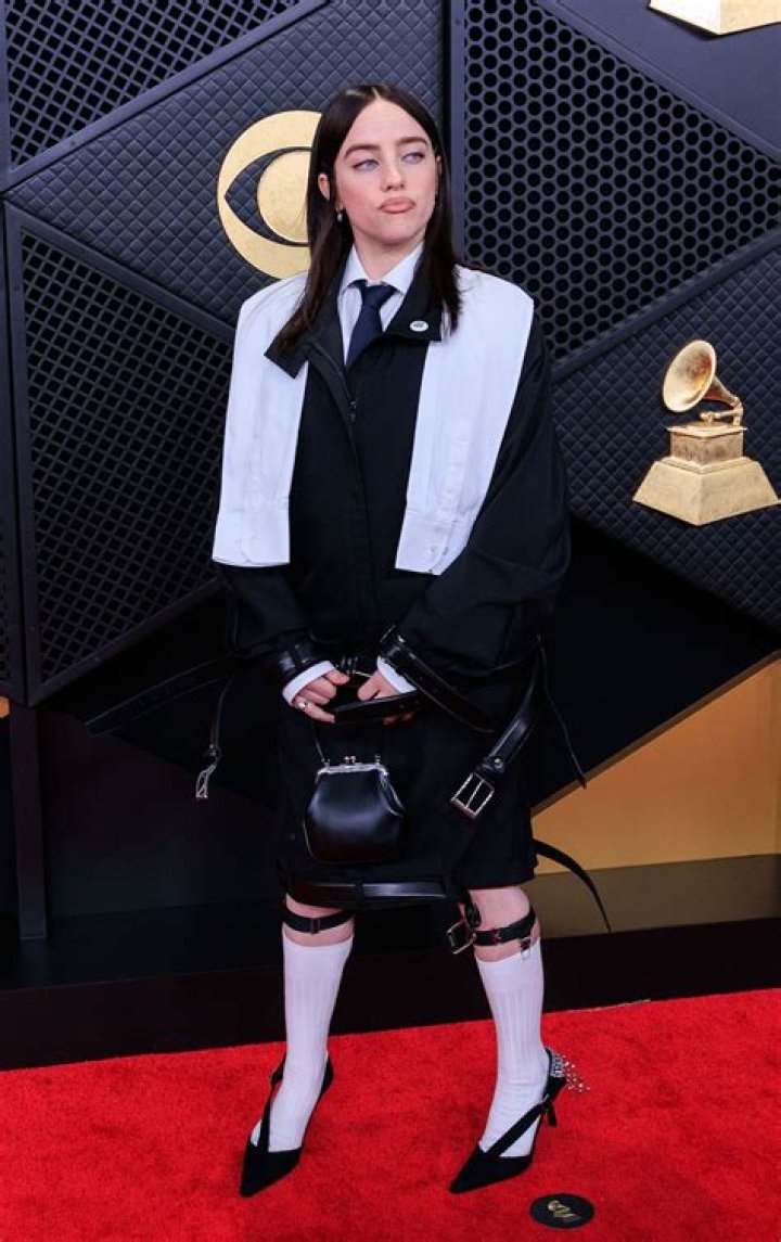 Billie Eilish Rocks 2021 Grammy Awards With Super Chill Performance Of ‘Everything I Wanted’