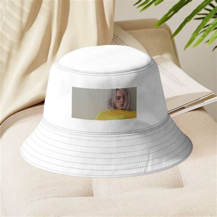 Billie Eilish Rocks $470 Bucket Hat With Gucci Polo: Pics – Hollywood Life