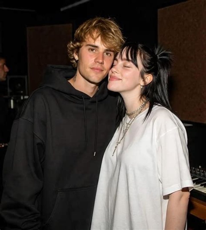 Billie Eilish’s Justin Bieber Obsession Made Her ‘Sob’ – Hollywood Life
