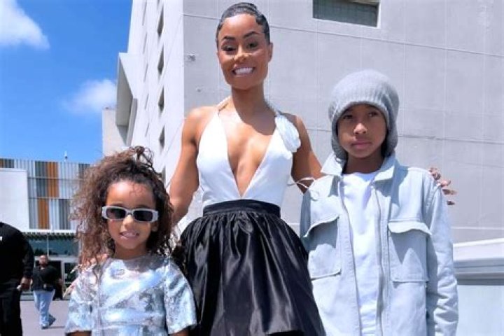 Blac Chyna Smiles With Dream Kardashian After Rob Loses Custody Battle – Hollywood Life