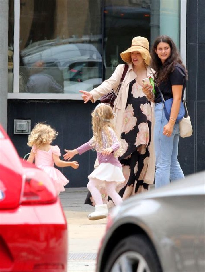 Blake Lively Lets Daughter Inez, 4, Dress Her At 5AM & The Outfit Is Spectacular: Video