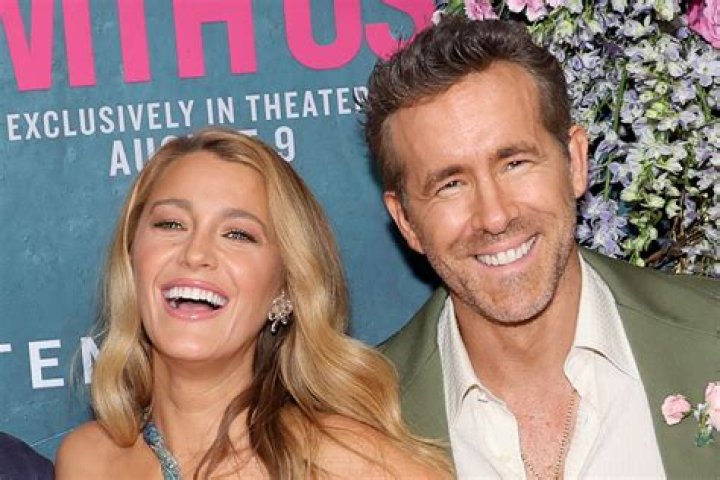 Blake Lively & Ryan Reynolds Holds Hands As They Brave The Frigid Wind In NYC — Photo