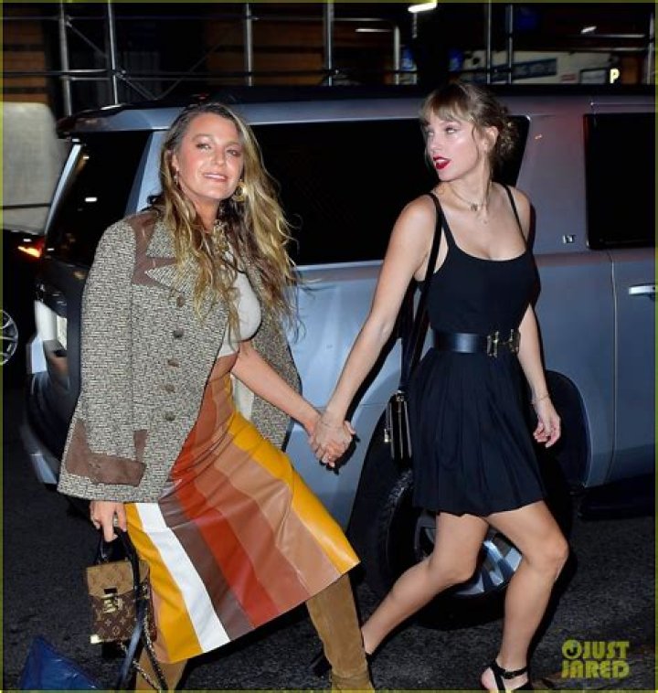 Blake Lively & Sophie Turner Bond Over Feeling ‘Insecure’ About Post-Baby Bodies