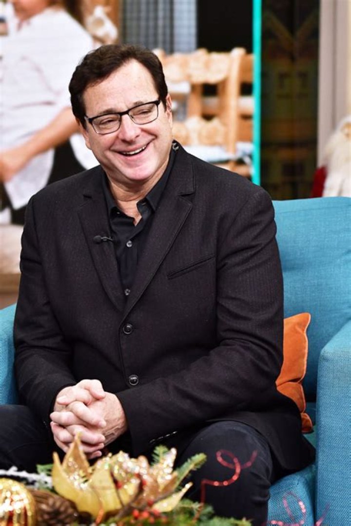 Bob Saget Smiles In Haunting Final Photo Taken Hours Before His Death – Hollywood Life