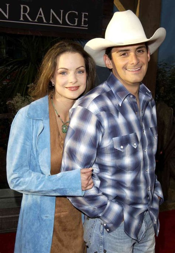 Brad Paisley Celebrity Profile – Hollywood Life