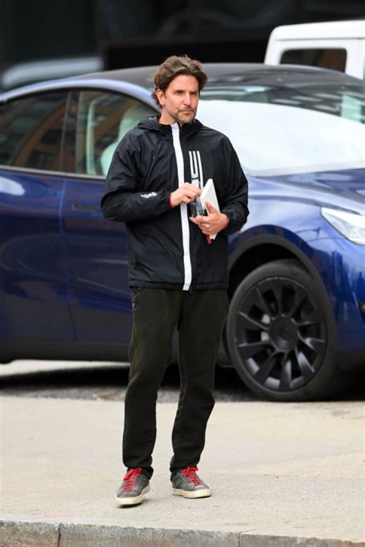 Bradley Cooper’s NYC Walk After Will Smith Slap: Photos – Hollywood Life