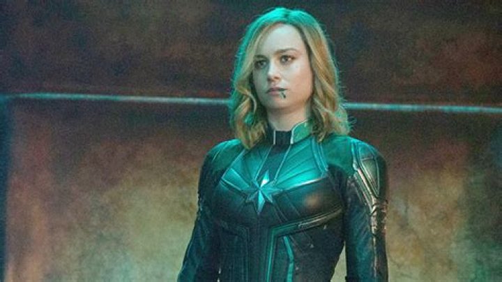 Brie Larson Shows Off Her Abs In New Black Bikini Pic – Hollywood Life