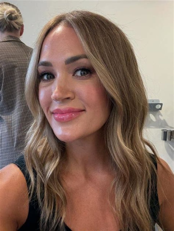Brielle Biermann, 22, Looks Unrecognizable With Darker Hair & New ‘Small Lips’