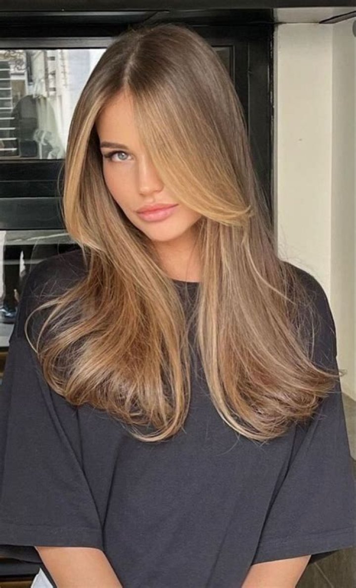 Brielle Biermann, 22, Shows Off Straight Brown Hair & Small Lips In New Pic: ‘I’m Completely Different’