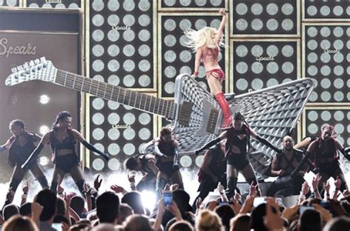 Britney Spears Billboard Awards Performance Pics