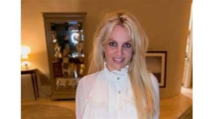 Britney Spears Burned Down Her Home Gym In A Candle Accident — Video – Hollywood Life