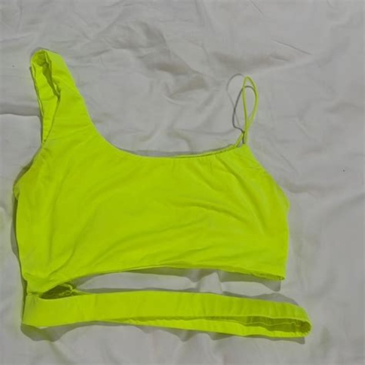 Britney Spears Dances To Lenny Kravitz In A Neon Yellow Crop Top & Short Shorts — Watch