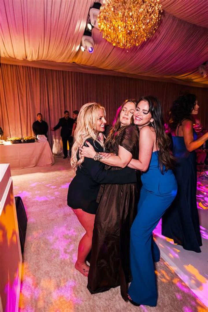 Britney Spears Hits The Dance Floor With No Shoes At Her Wedding Reception With Selena Gomez