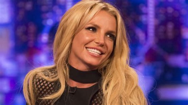 Britney Spears Makes Yoga Look Sexy In Hot New Bikini Video & Snooki Asks To Join — Watch