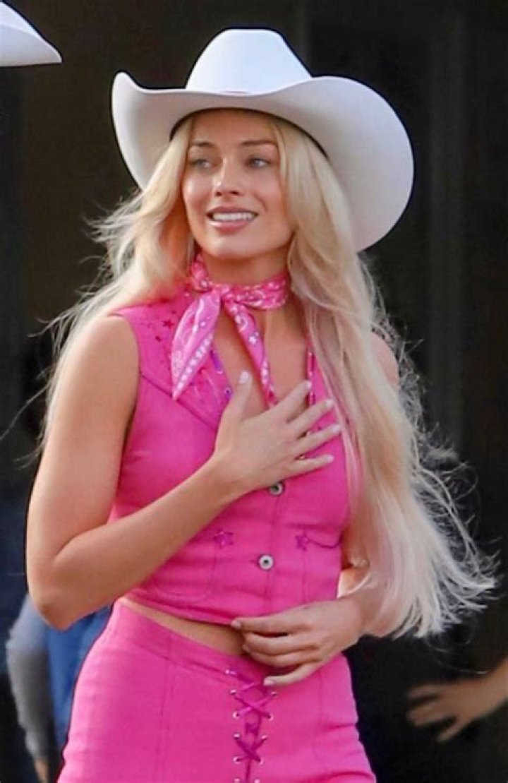 Britney Spears Models Some Of Her ‘Favorite New Outfits’ Including A Pink Crop Top & Low Rise Jeans