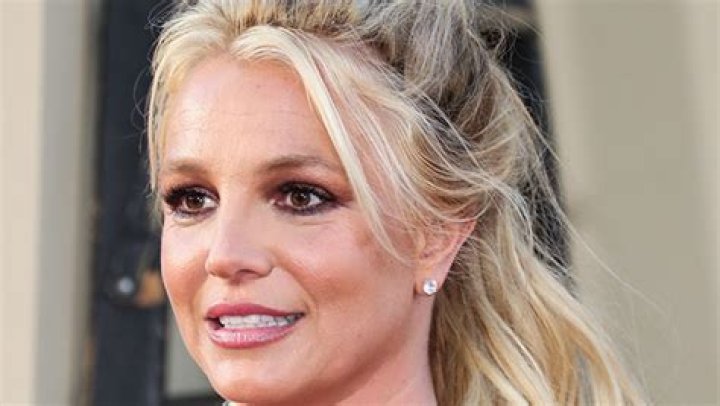 Britney Spears Reveals She Gets ‘Joy’ From Posting Nude Photos – Hollywood Life