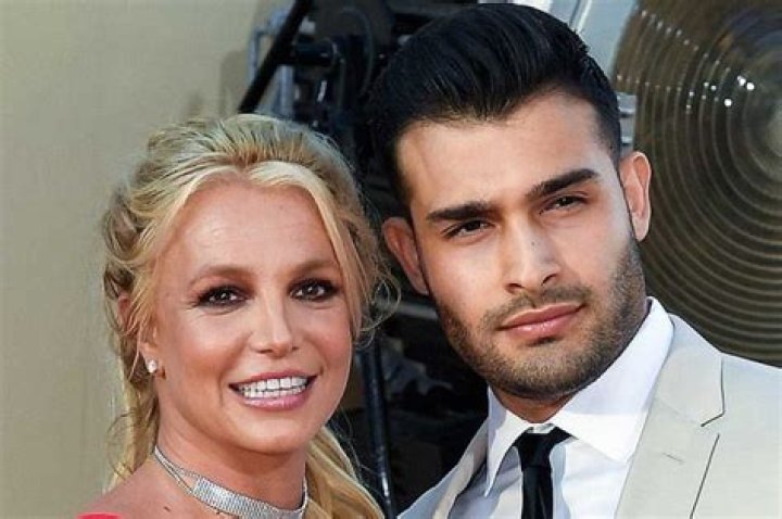 Britney Spears & Sam Asghari Celebrate Their Engagement With His Sister Fay — Photo