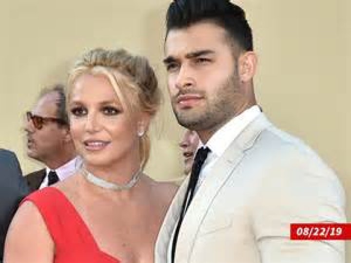 Britney Spears & Sam Asghari Reportedly Finalize Divorce 8 Months After Separating