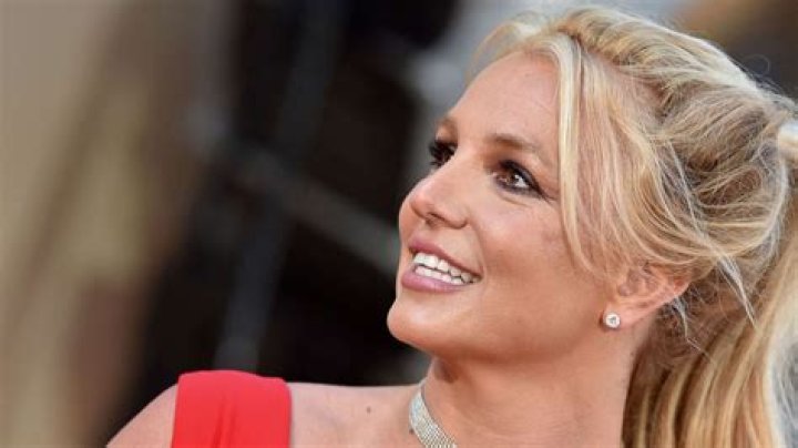 Britney Spears Shares Makeup-Free Selfie & Loves Herself Natural: Pic – Hollywood Life