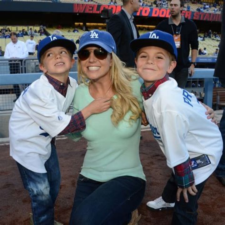 Britney Spears’ Sons Preston, 15, & Jayden, 14, Are Taller Than Her In Rare Family Photo