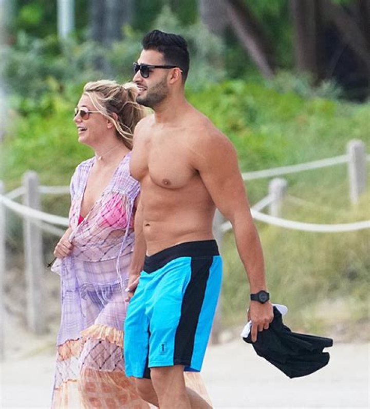 Britney Spears Takes Cabo Trip With Husband Sam Asghari – Hollywood Life