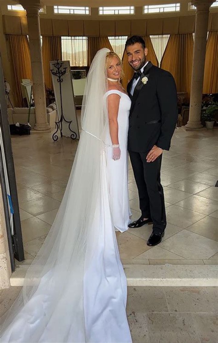 Britney Spears Wears Wedding Ring Again For Dance Video – Hollywood Life