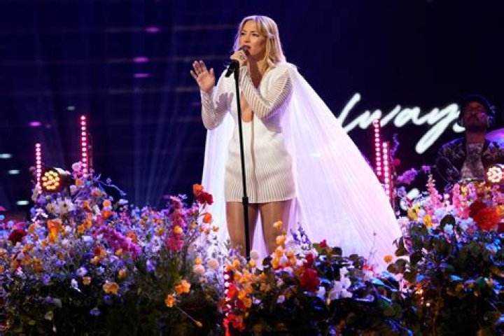 Brooke Simpson & Sia’s Performance On ‘The Voice’ Finale — Details – Hollywood Life