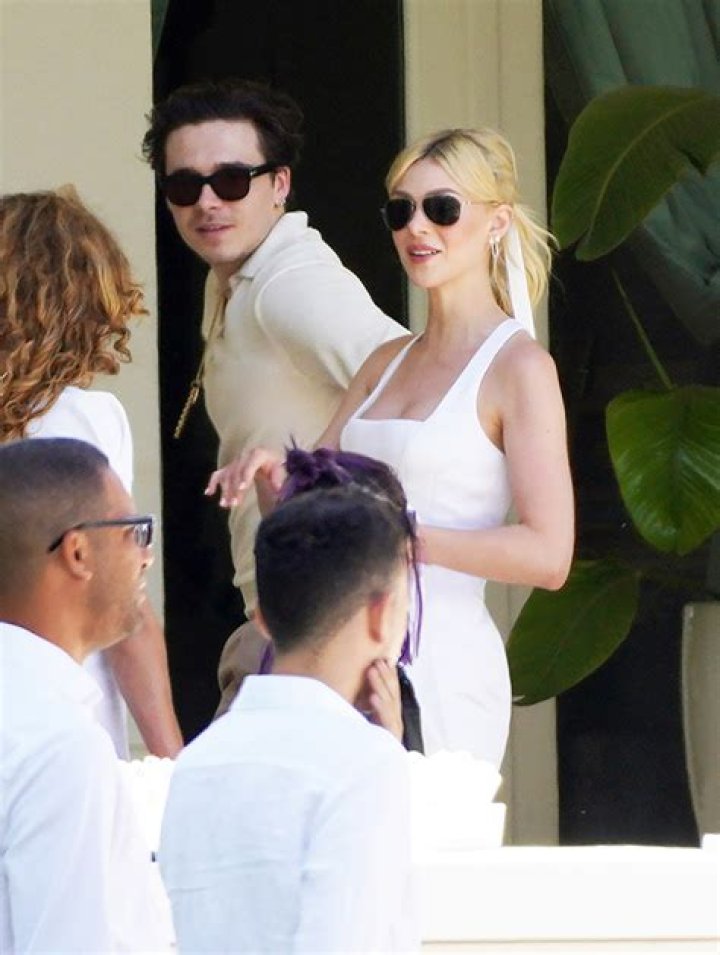 Brooklyn Beckham & Nicola Peltz Channel ‘Lady & The Tramp’: Photo – Hollywood Life