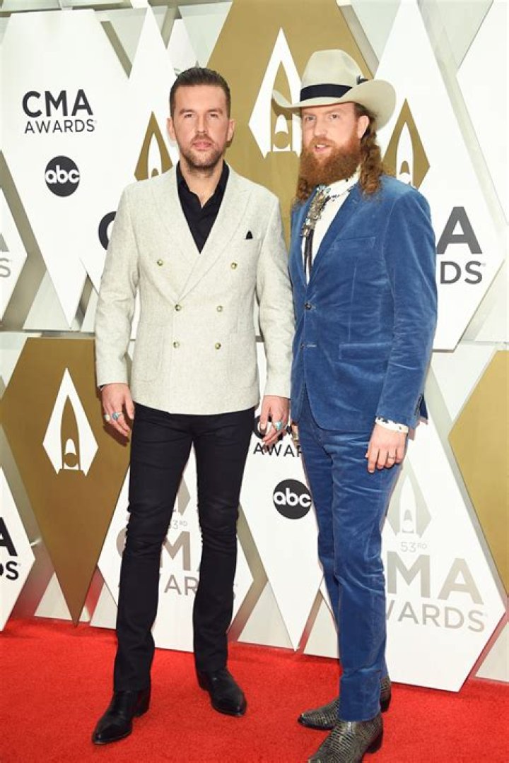 Brothers Osborne Singer Comes Out In Interview – Hollywood Life