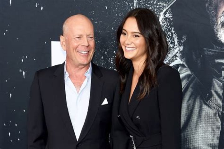 Bruce Willis’ Wife Emma Thanks Fans For ‘Love & Compassion’ After Actor’s Aphasia Diagnosis